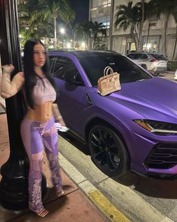 Bhad Bhabie feet photo thumbnail