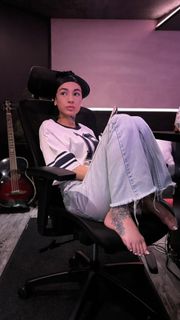Bhad Bhabie feet photo thumbnail