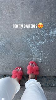 Bhad Bhabie feet photo thumbnail