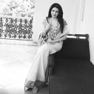 Bhagyashree Patwardhan feet photo 12