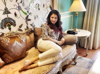 Bhagyashree Patwardhan feet photo 3
