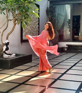 Bhagyashree Patwardhan feet photo 2