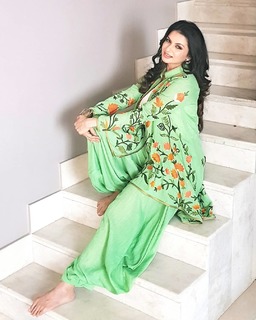 Bhagyashree Patwardhan feet photo 13