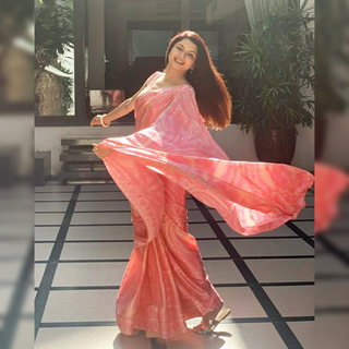 Bhagyashree Patwardhan feet photo 8