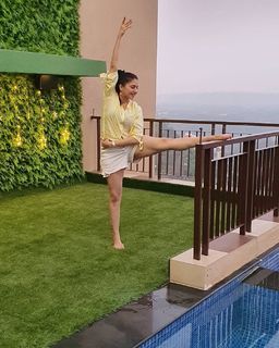 Bhagyashree Patwardhan feet photo 13