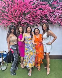 Bhagyashree Patwardhan feet photo 14