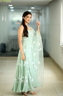 Bhagyashri Borse feet photo 2