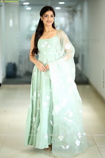Bhagyashri Borse feet photo 1