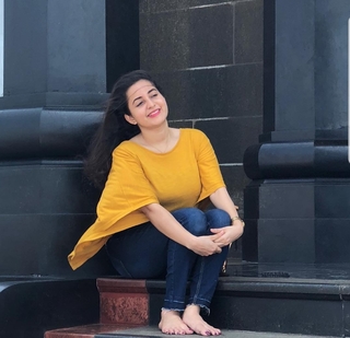 Bhama feet photo thumbnail