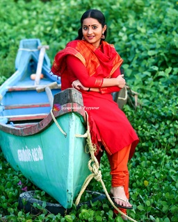 Bhama feet photo thumbnail