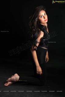 Bhanu Sri Mehra feet photo 7
