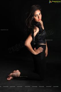 Bhanu Sri Mehra feet photo 5