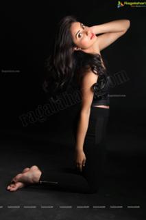 Bhanu Sri Mehra feet photo 3