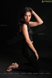 Bhanu Sri Mehra feet photo 16