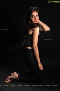 Bhanu Sri Mehra feet photo 15