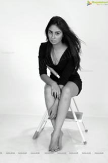 Bhanu Sri Mehra feet photo 8