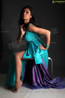 Bhanu Sri Mehra feet photo 8