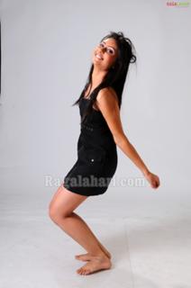 Bhanu Sri Mehra feet photo 4