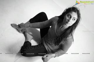 Bhanu Sri Mehra feet photo 8
