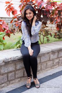 Bhanu Sri Mehra feet photo 8