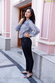 Bhanu Sri Mehra feet photo 6