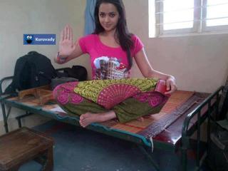 Bhavana feet photo thumbnail