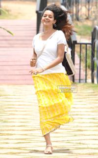 Bhavana feet photo thumbnail