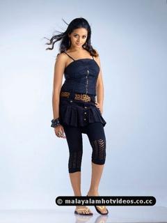 Bhavana feet photo thumbnail
