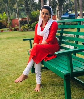 Bhavana feet photo thumbnail