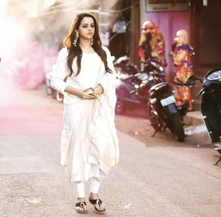 Bhavana feet photo thumbnail