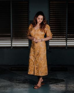 Bhavana feet photo thumbnail