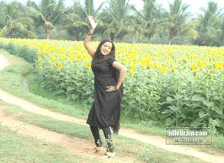 Bhavana feet photo thumbnail