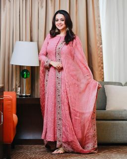 Bhavana feet photo thumbnail