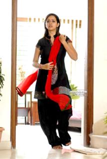 Bhavana feet photo thumbnail