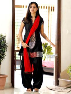 Bhavana feet photo thumbnail
