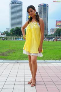 Bhavana feet photo thumbnail