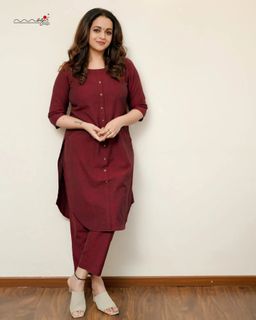 Bhavana feet photo thumbnail