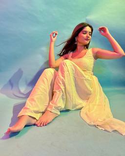 Bhavika Sharma feet photo 2