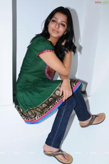 Bhoomika Chawla feet photo 3
