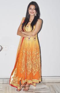 Bhoomika Chawla feet photo 9