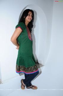 Bhoomika Chawla feet photo 15