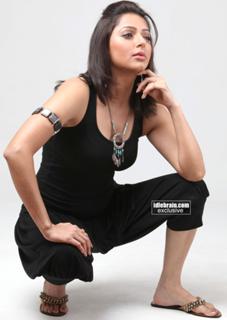 Bhoomika Chawla feet photo 11