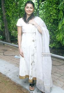 Bhoomika Chawla feet photo 12