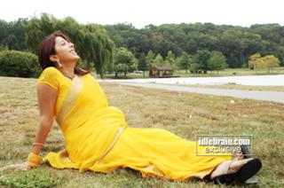 Bhoomika Chawla feet photo 8