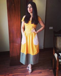 Bhumi Pednekar feet photo thumbnail