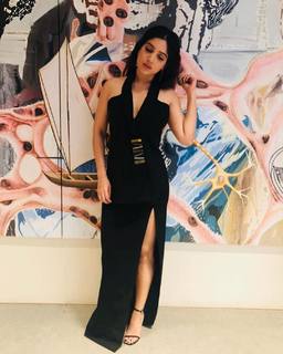 Bhumi Pednekar feet photo thumbnail