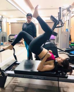 Bhumi Pednekar feet photo thumbnail