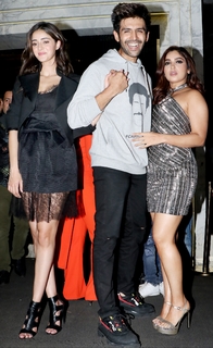 Bhumi Pednekar feet photo thumbnail