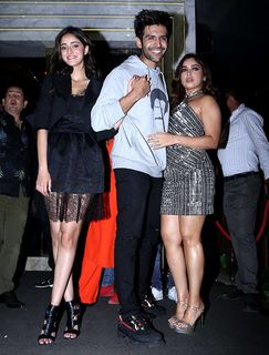 Bhumi Pednekar feet photo thumbnail