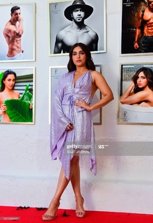 Bhumi Pednekar feet photo thumbnail